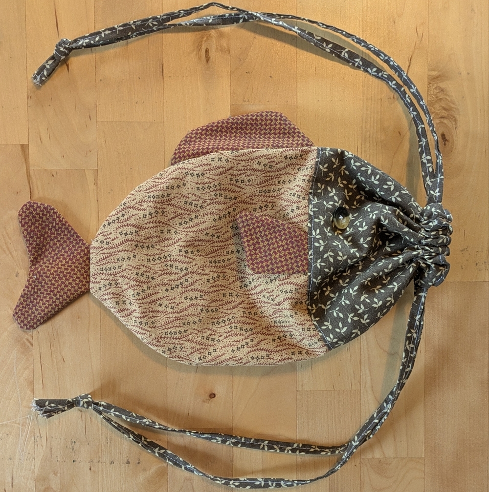 Fish-Shaped Primitive Drawstring Make-up Cosmetics Bag Quirky